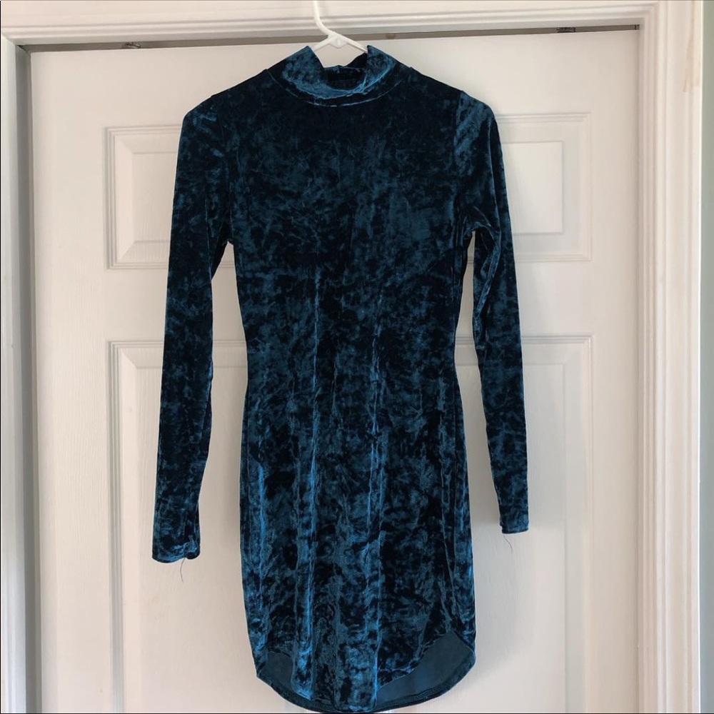 choker dress